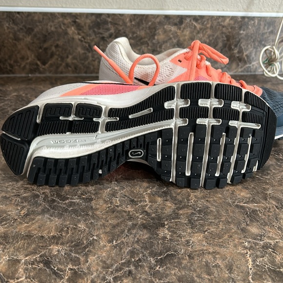 Women’s Pegasus 30 - Picture 4 of 7